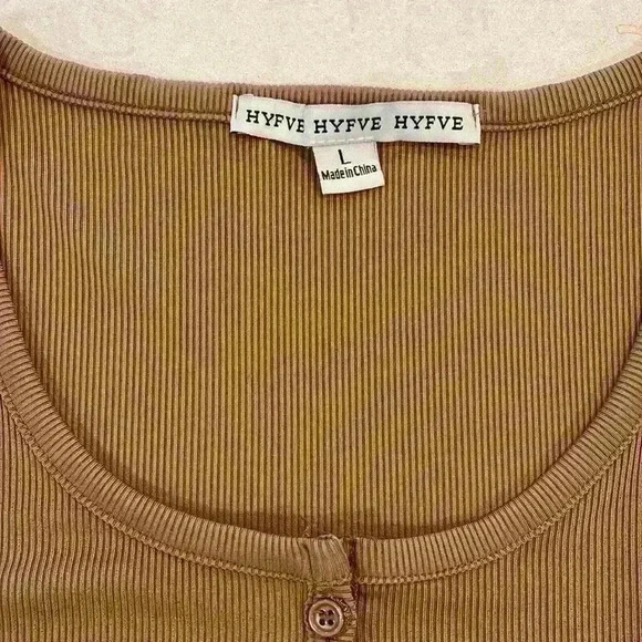 HYFVE Womens Crop Top Sweater Caramel L Long Sleeves Button Down Scoop Neck New - Picture 3 of 11